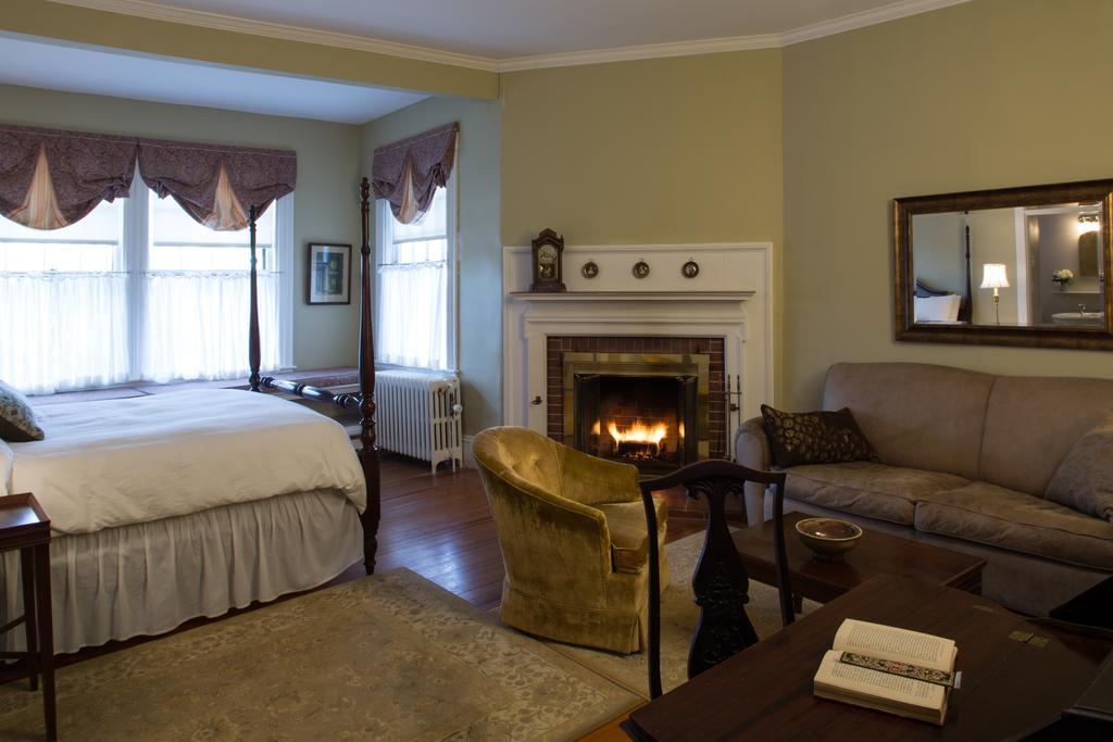 The Manor Inn Castine Exterior foto